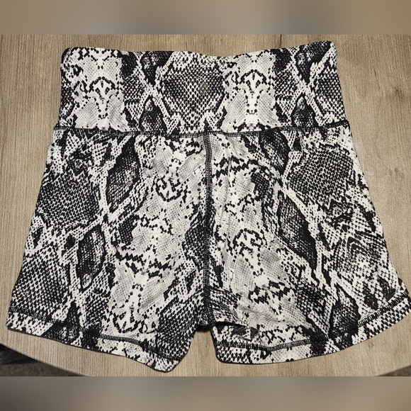 Shorts - Picture 2 of 3